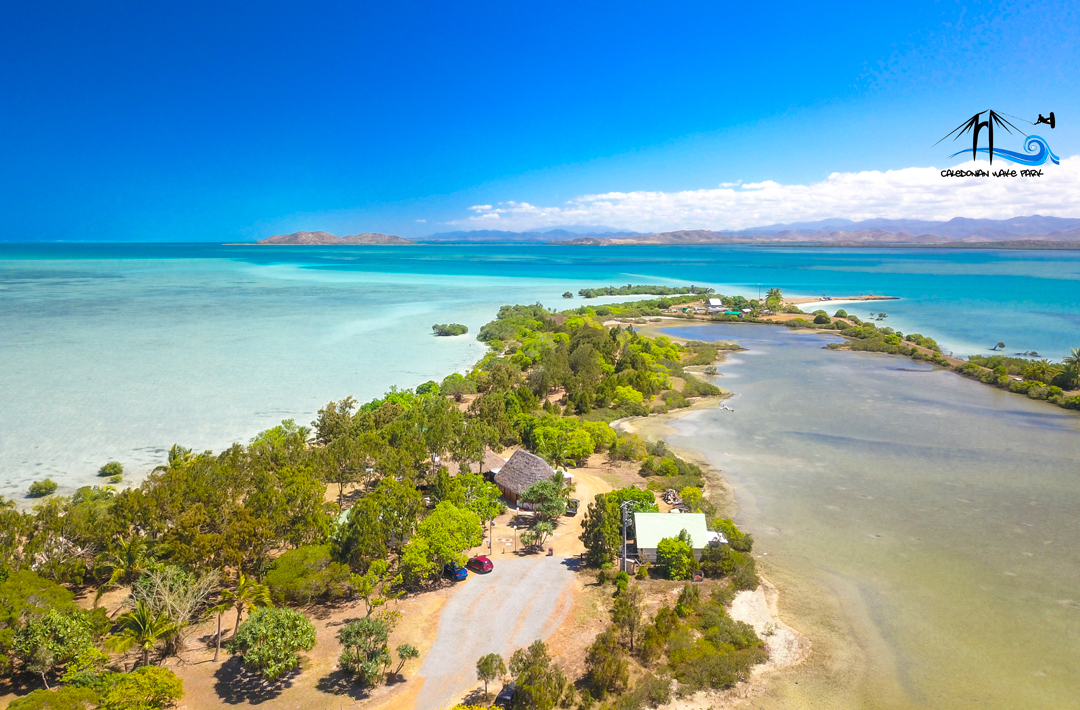 Vue aérienne de la presqu’île de Ouano et du lagon